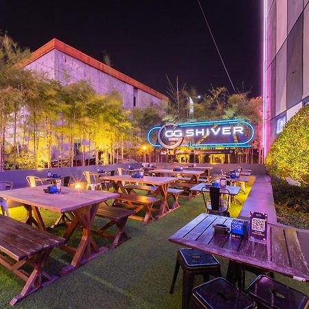 J Icon Hip Hotel Balikpapan Kültér fotó