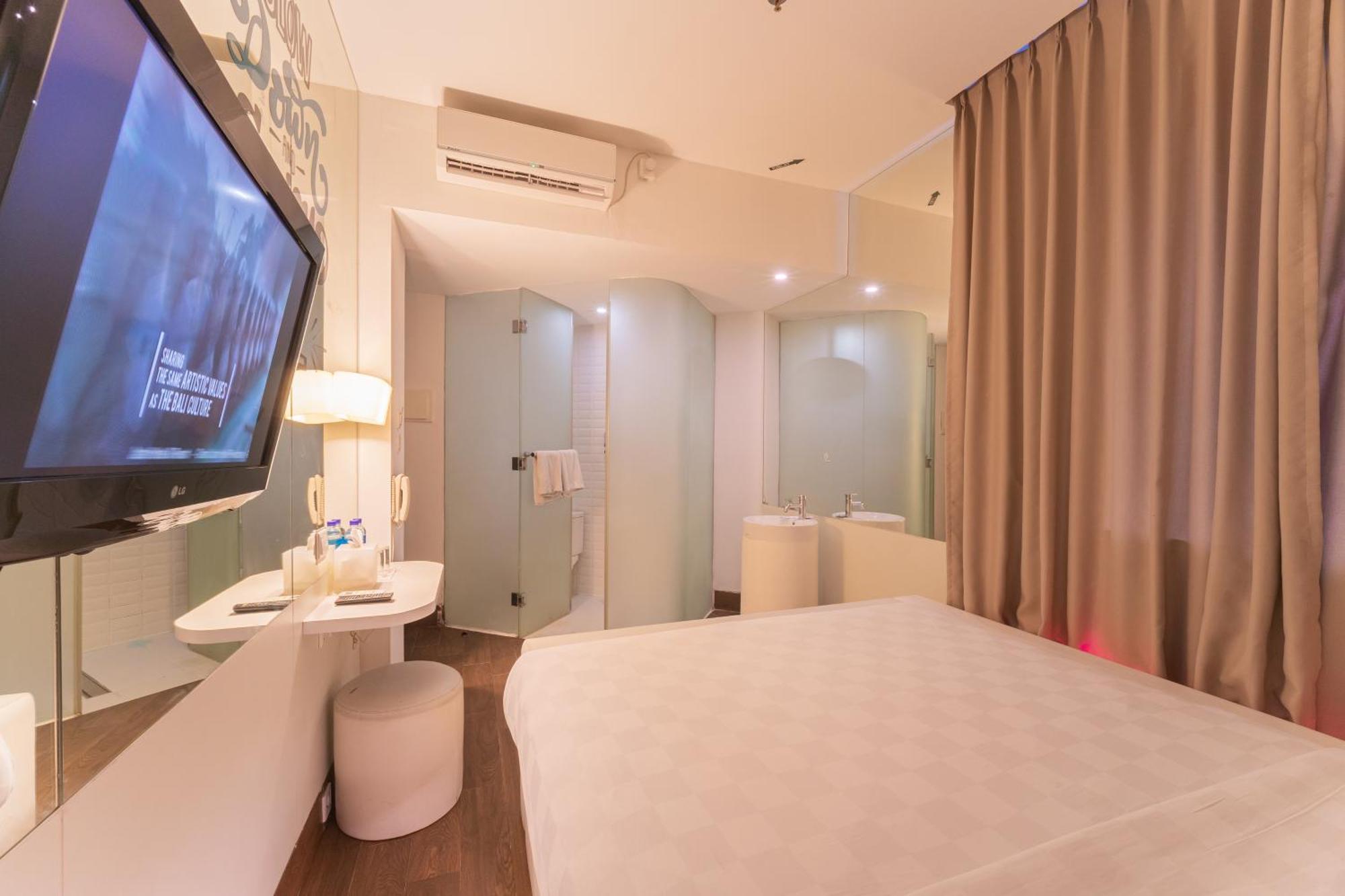 J Icon Hip Hotel Balikpapan Kültér fotó